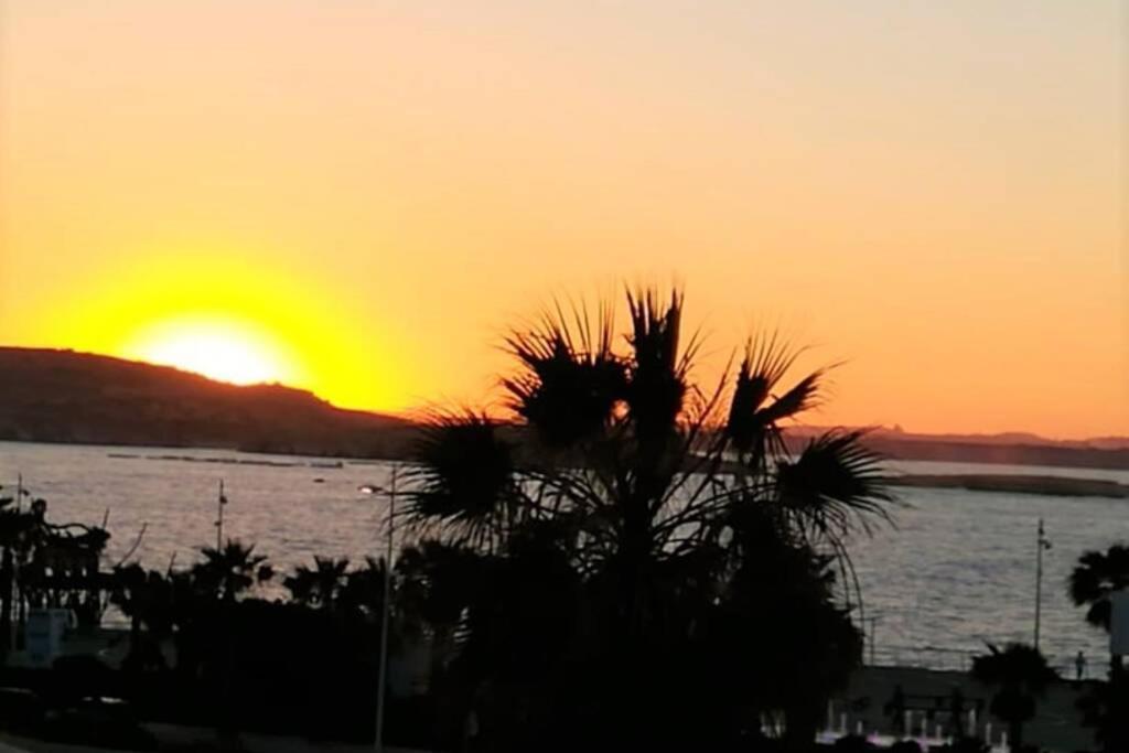 Sunshine Holiday Apartment 5 With Spectacular Seaviews เซนต์พอลส์เบย์ ภายนอก รูปภาพ