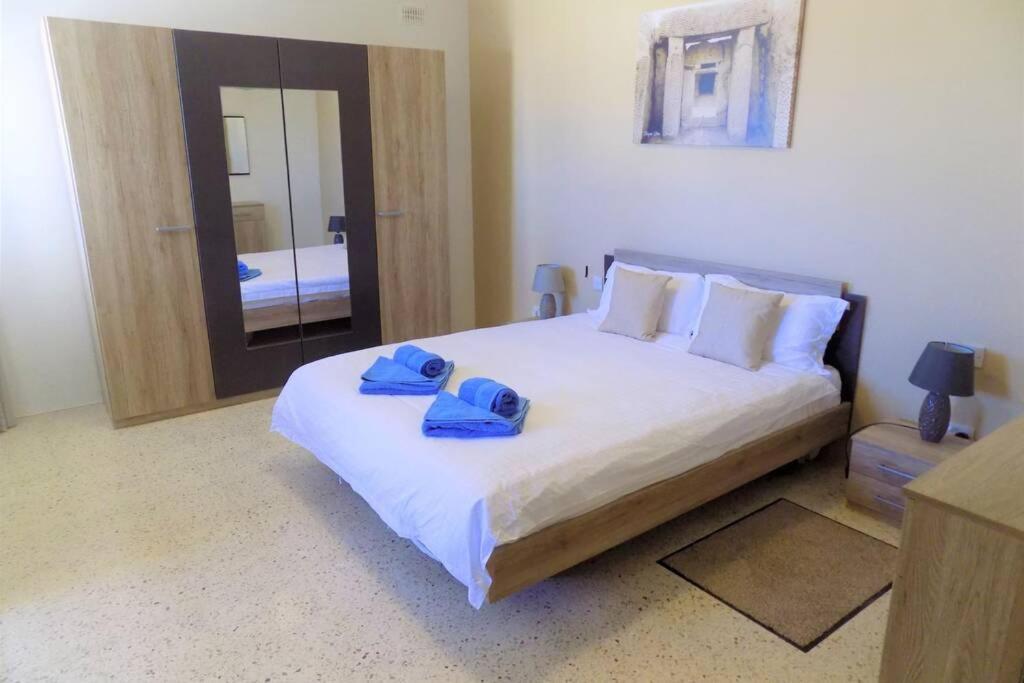 Sunshine Holiday Apartment 5 With Spectacular Seaviews เซนต์พอลส์เบย์ ภายนอก รูปภาพ