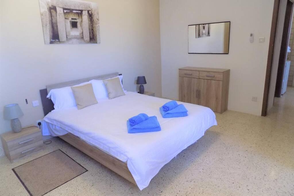Sunshine Holiday Apartment 5 With Spectacular Seaviews เซนต์พอลส์เบย์ ภายนอก รูปภาพ